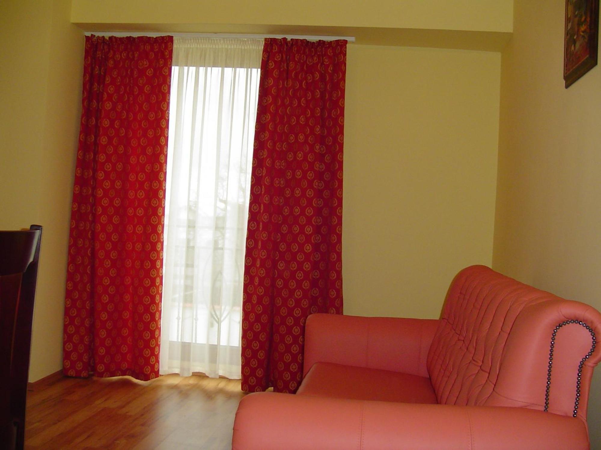 Hotel Europa Плоешти Экстерьер фото