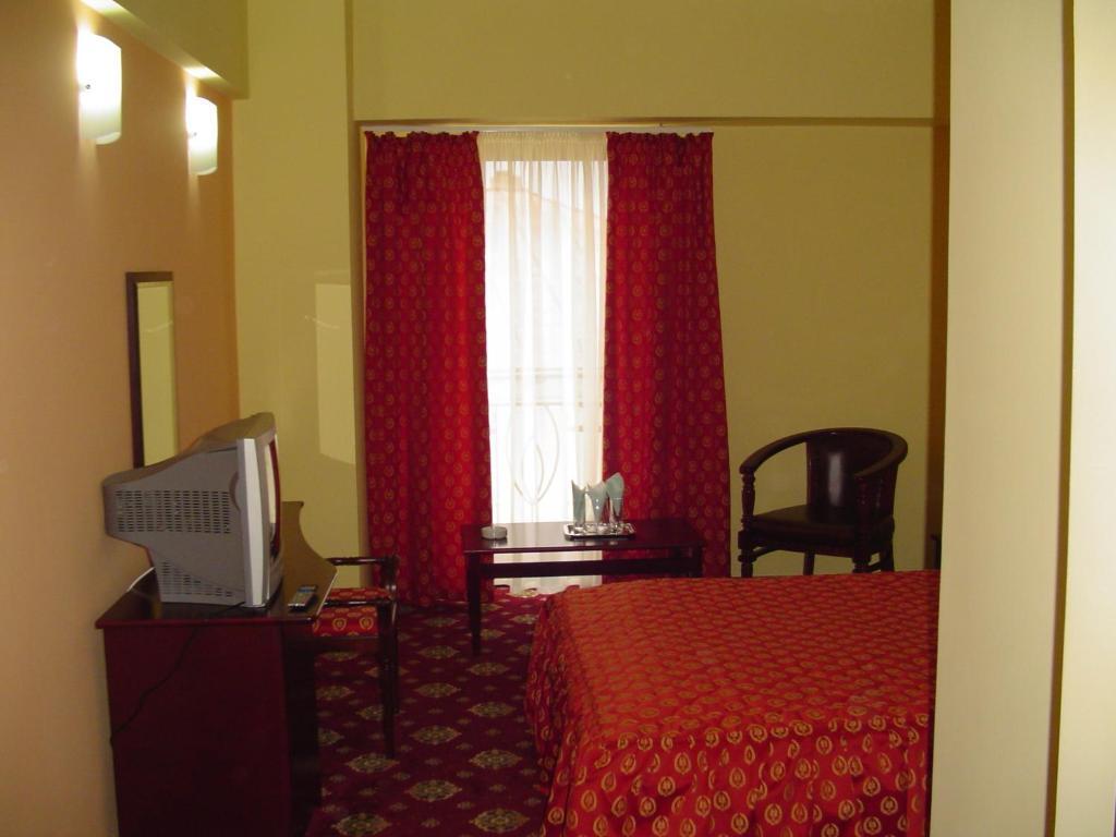 Hotel Europa Плоешти Номер фото